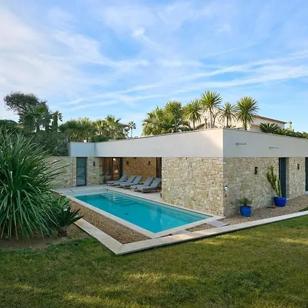 Belier, Pampelonne Villa